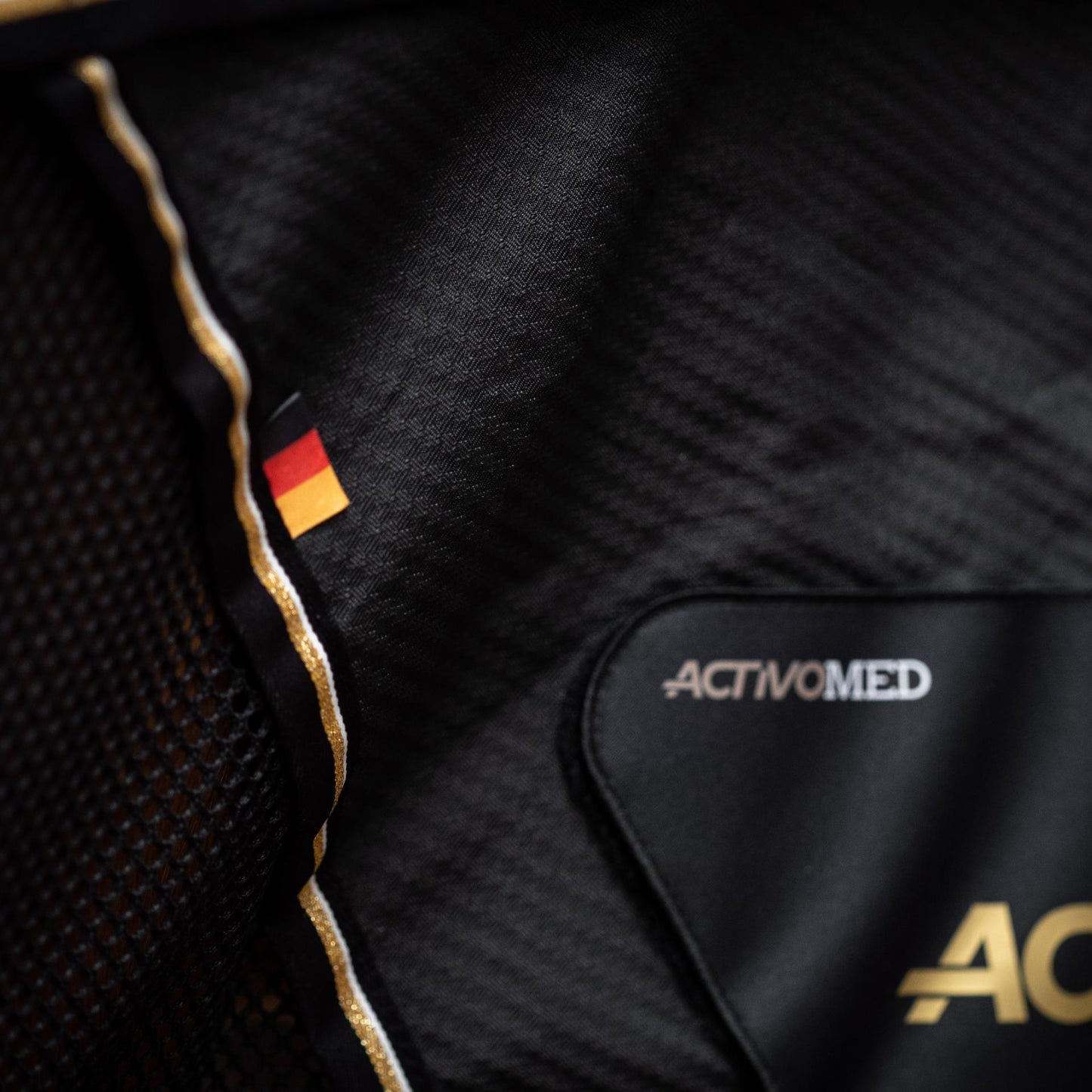 ACTIVOMED Magnetfelddecke + Massage Simply the Best inkl. 2 Stück Gamaschen, Größe XL