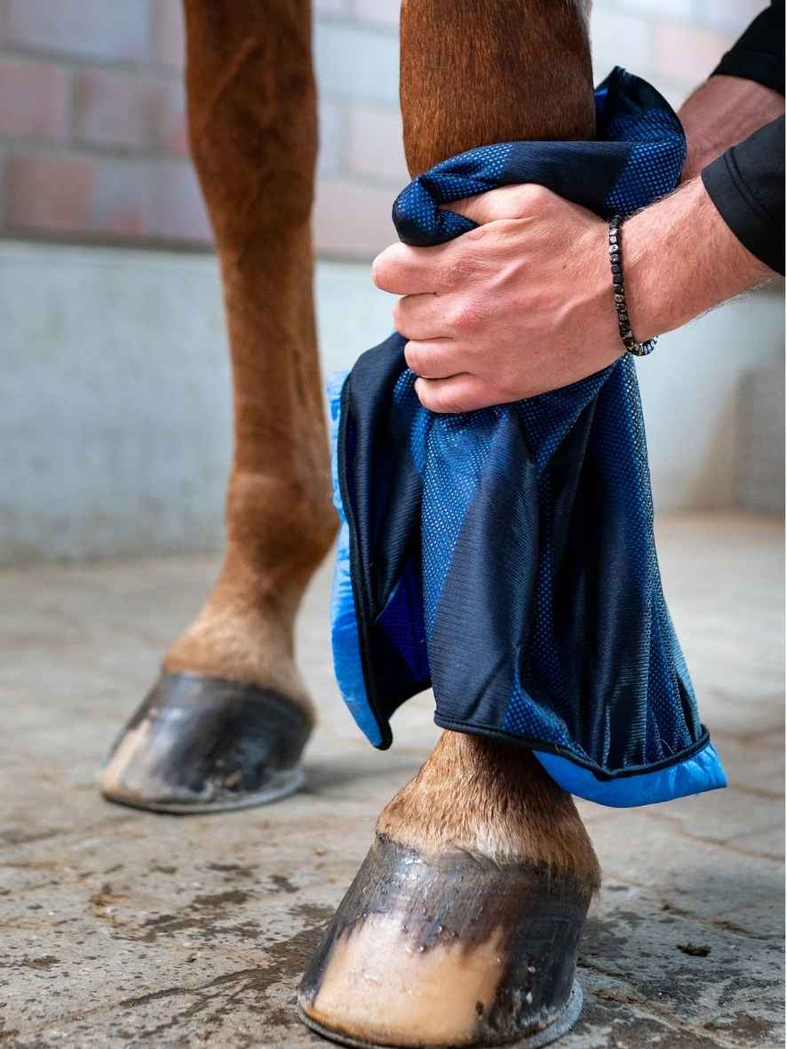 BACK ON TRACK Handtuch mit Kühleffekt Cool on Track